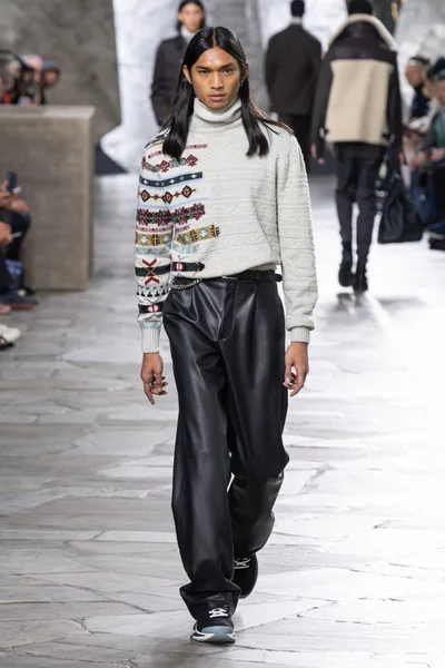 Look 31